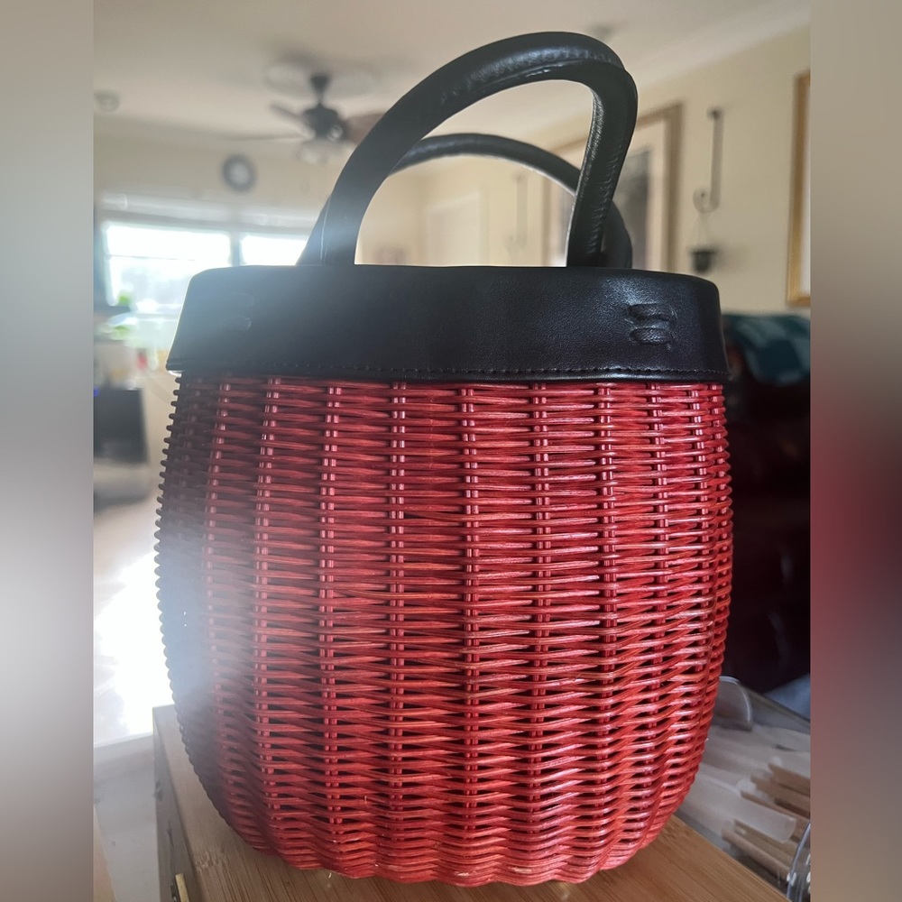 Maxx NY rattan and navy blue leather bucket purse, like new, adorable!